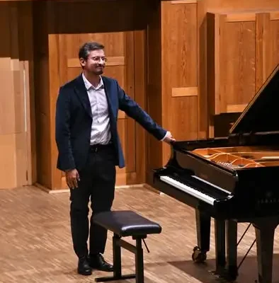 Włoski pianista Luca Faldelli zachwycił publiczność w Raciborzu