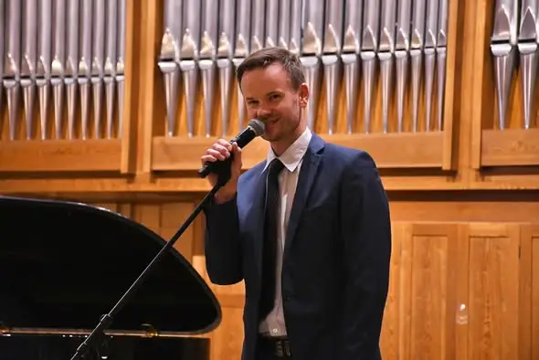 Włoski pianista Luca Faldelli zachwycił publiczność w Raciborzu