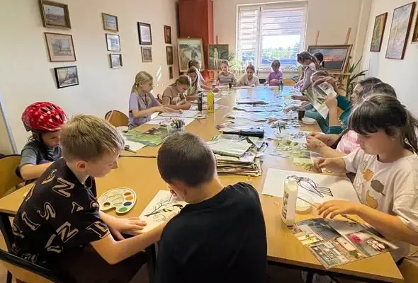 Jesienne kolaże – zajęcia plastyczne dla dzieci w Ośrodku Kultury