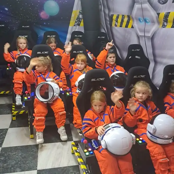 Uczniowie klasy 3a odkrywali kosmos w Planetarium Śląskim