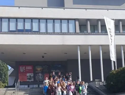 Uczniowie z Krzanowic obejrzeli „Anię z Zielonego Wzgórza” w Rybniku
