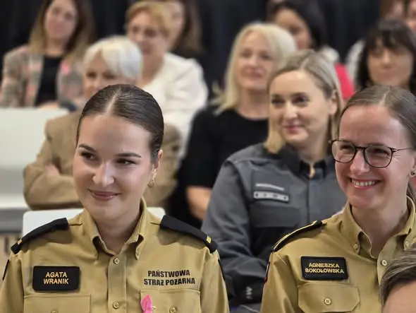 Różowy Październik w Raciborzu: służby mundurowe promują profilaktykę raka piersi