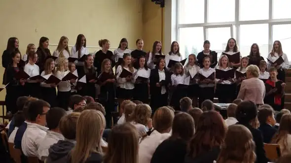 Dzień Edukacji Narodowej w Szkole Podstawowej w Nędzy – stypendia i wyróżnienia dla uczniów