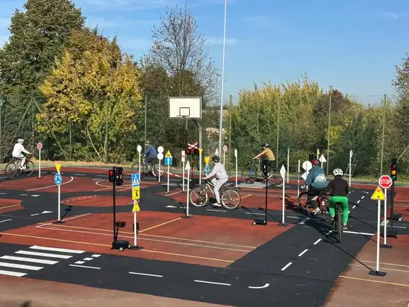 Dzień Aktywności Sportowej w Rudniku – dmuchańce, rowery i bezpieczeństwo