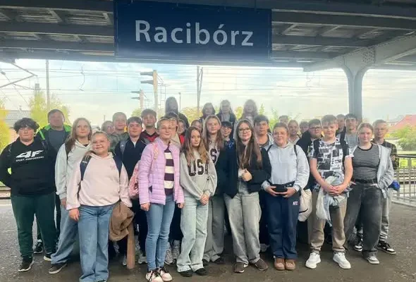 Uczniowie klas VII z wizytą w rybnickim teatrze na „Balladynie”