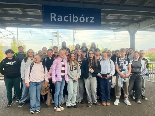 Uczniowie klas VII z wizytą w rybnickim teatrze na „Balladynie”
