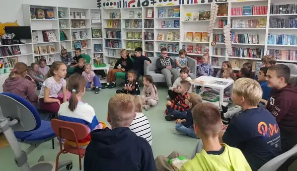 „Przerwa na czytanie” w ZSP w Rudniku – czytanie, dolarusie i nagrody