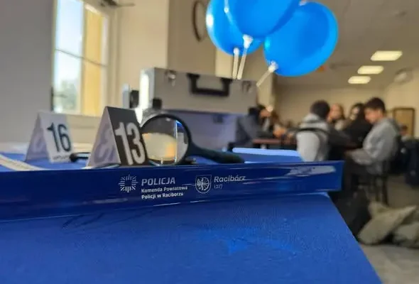 Policjanci promowali służbę podczas zawodów strzeleckich w Pietrowicach Wielkich