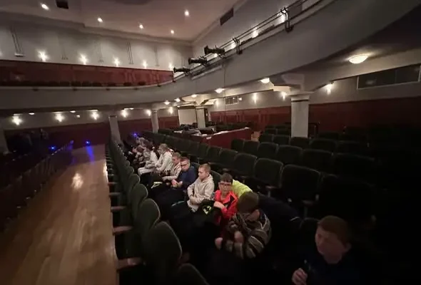 Uczniowie z Rudnika spotkali się z podróżnikiem Marcinem Gienieczko