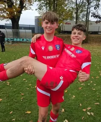 Juniorzy B2 LKS 1908 Nędza wygrywają dwa mecze i zbliżają się do mistrzostwa
