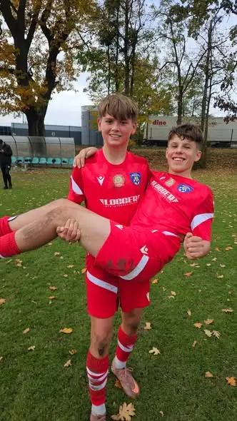 Juniorzy B2 LKS 1908 Nędza wygrywają dwa mecze i zbliżają się do mistrzostwa