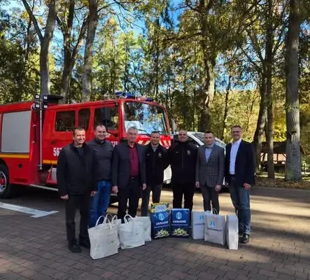 Strażacki wóz z Owsiszcz pojechał na Ukrainę. Gmina Krzyżanowice pomogła Mielnicy Podolskiej
