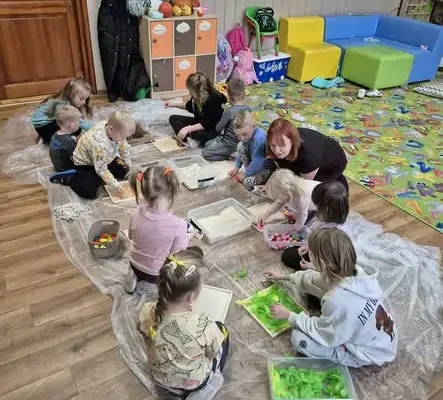 Ścieżka Małych Odkrywców – sensoryczna innowacja w przedszkolu