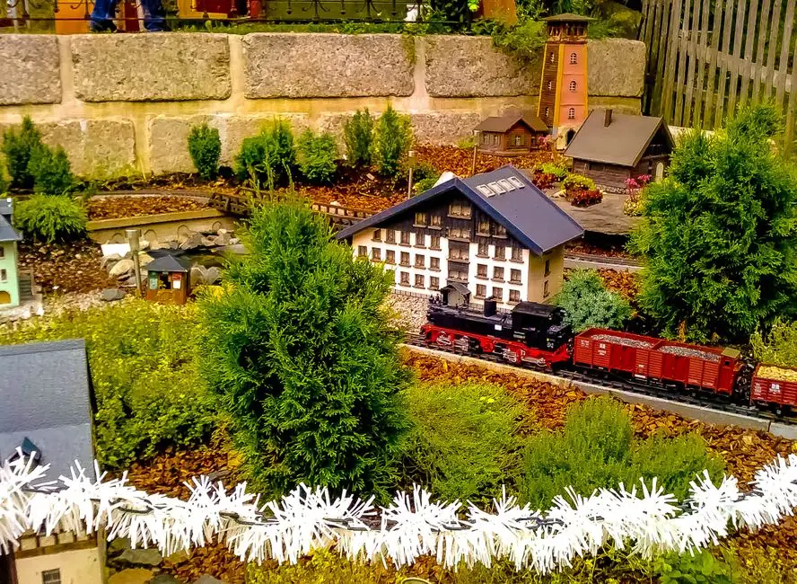 „Cugiem po gleizach” – miniaturowy świat kolei w Pietrowicach Wielkich